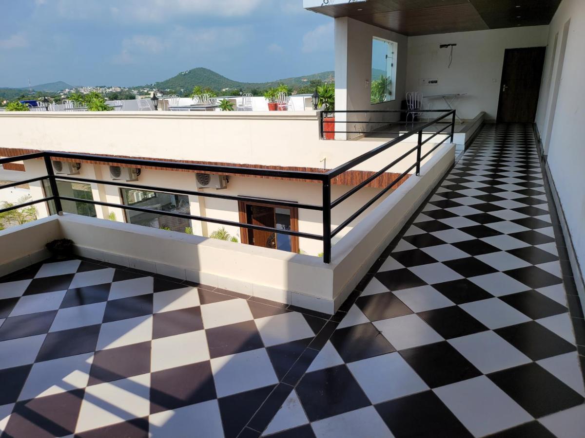 Aura Gold Resort Udaipur Exterior foto